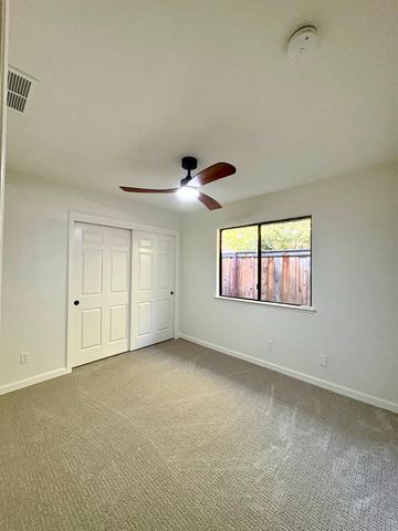 605 E Pintail Circle, Fresno, CA 93730