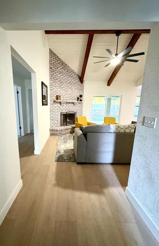 605 E Pintail Circle, Fresno, CA 93730