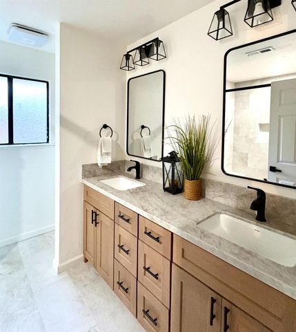 605 E Pintail Circle, Fresno, CA 93730