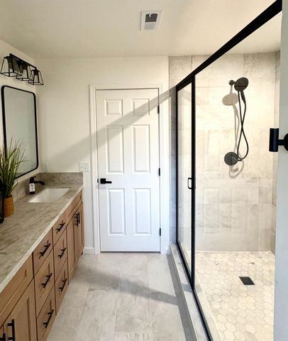 605 E Pintail Circle, Fresno, CA 93730