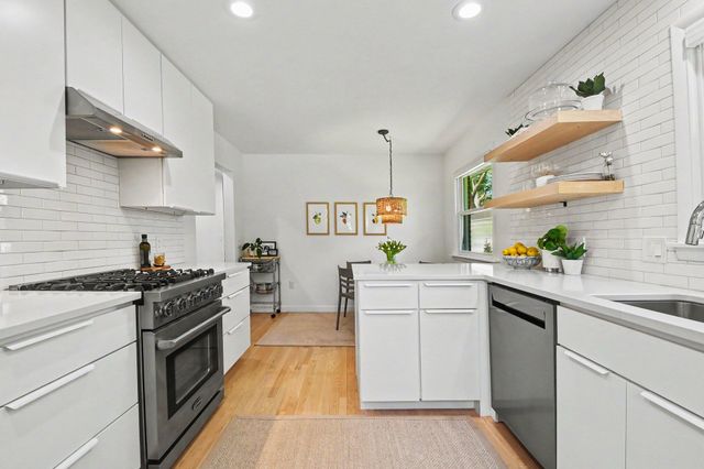 1826 Woodcliff Avenue Se, City Of Grand Rapids, MI 49506