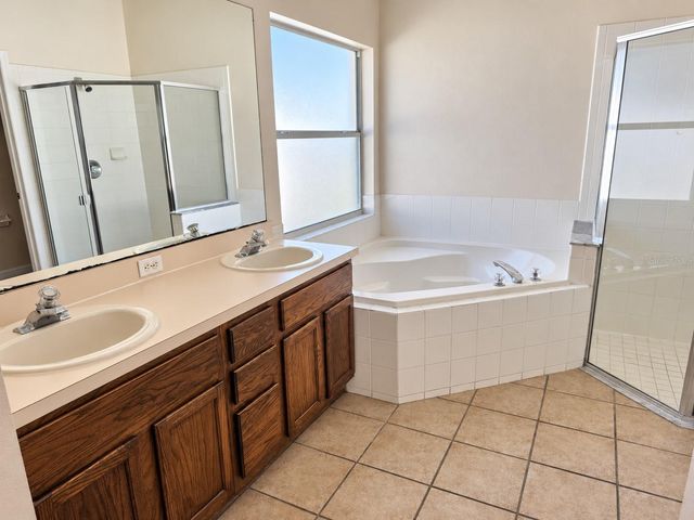 2621 GOLD DUST CIRCLE, Kissimmee, FL 34744