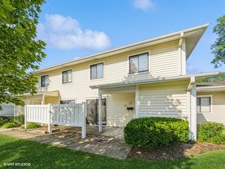325 BAYVIEW Point, Schaumburg, IL 60194