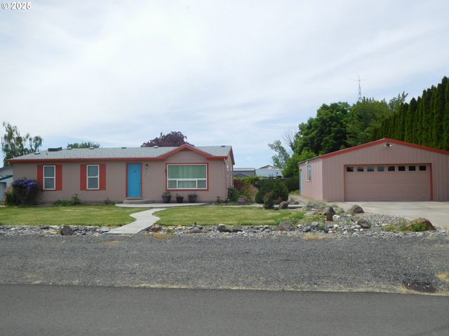 724 N 4th St, Athena, OR 97813