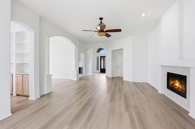 2326 Fairway Pointe Drive, League City, TX 77573