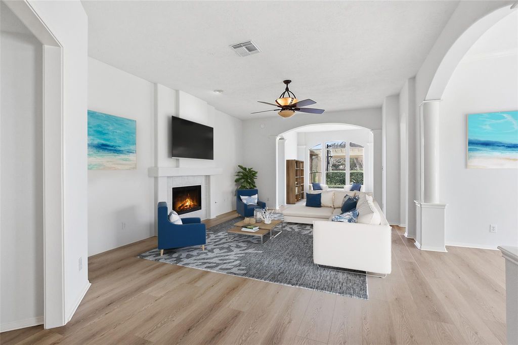 2326 Fairway Pointe Drive, League City, TX 77573