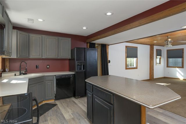 204 S Prospect Avenue, Hartville, OH 44632