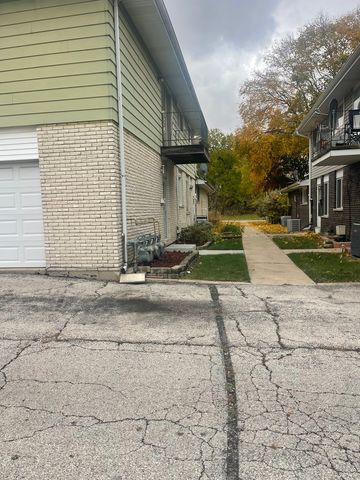 10445 Austin Avenue C, Oak Lawn, IL 60453