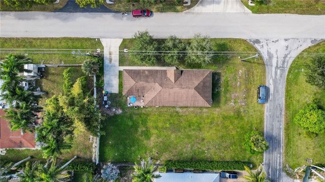 3920 10th ST N, Naples, FL 34103