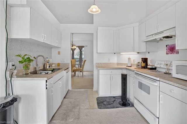 3920 10th ST N, Naples, FL 34103