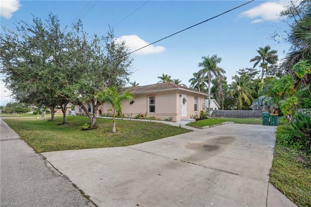 3920 10th ST N, Naples, FL 34103