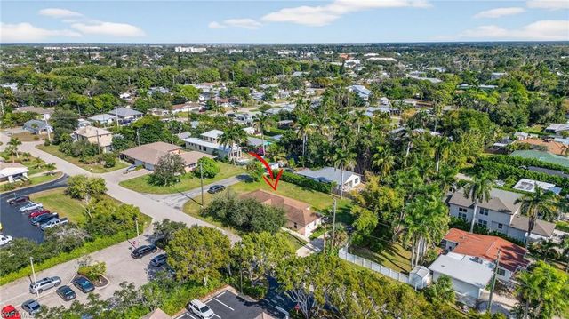 3920 10th ST N, Naples, FL 34103