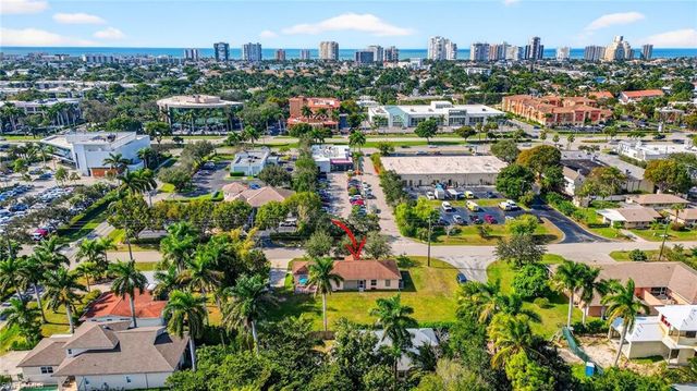 3920 10th ST N, Naples, FL 34103