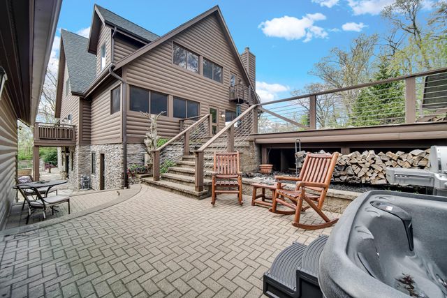 12 Ridge Drive, Dune Acres, IN 46304
