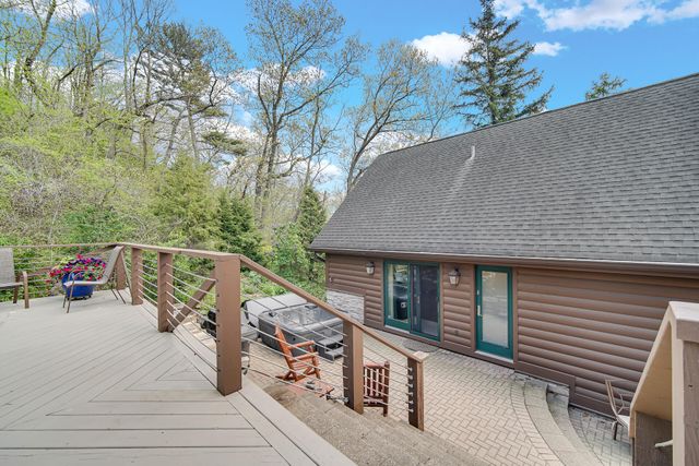 12 Ridge Drive, Dune Acres, IN 46304