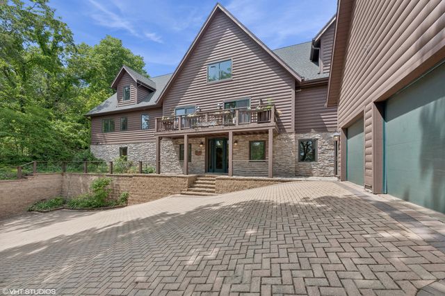 12 Ridge Drive, Dune Acres, IN 46304