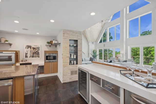 12 Ridge Drive, Dune Acres, IN 46304
