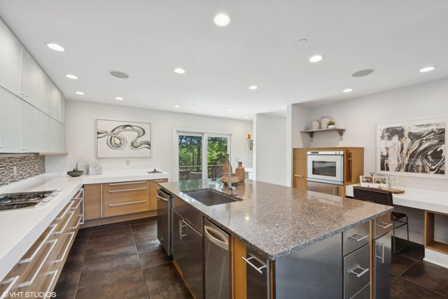 12 Ridge Drive, Dune Acres, IN 46304