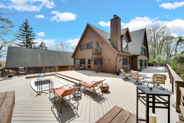 12 Ridge Drive, Dune Acres, IN 46304