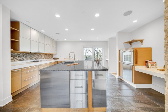 12 Ridge Drive, Dune Acres, IN 46304