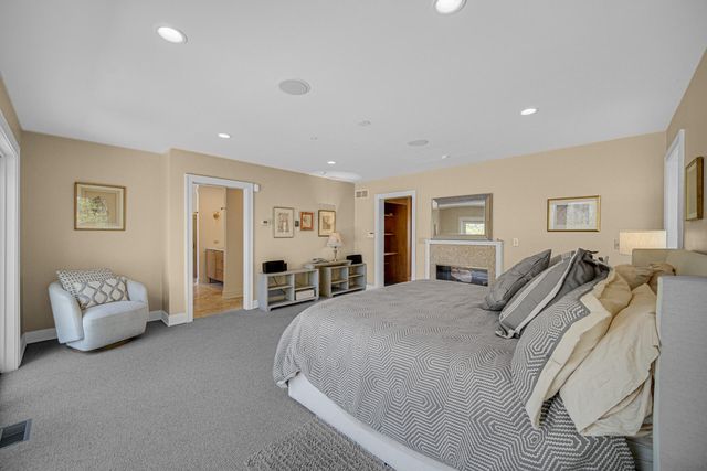 12 Ridge Drive, Dune Acres, IN 46304