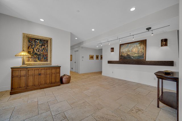 12 Ridge Drive, Dune Acres, IN 46304