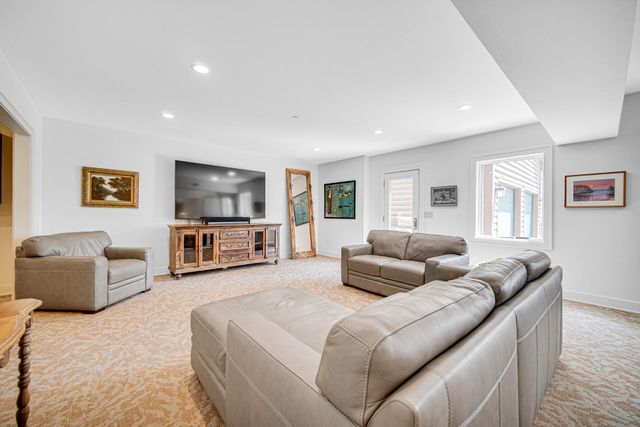 12 Ridge Drive, Dune Acres, IN 46304