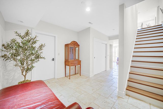 12 Ridge Drive, Dune Acres, IN 46304