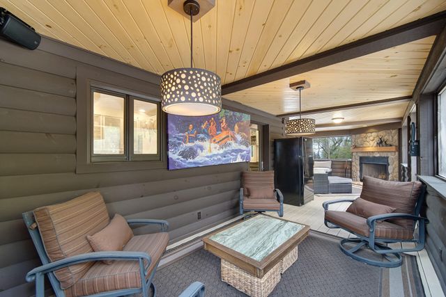12 Ridge Drive, Dune Acres, IN 46304