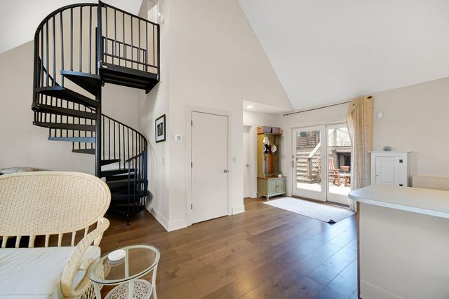 12 Ridge Drive, Dune Acres, IN 46304
