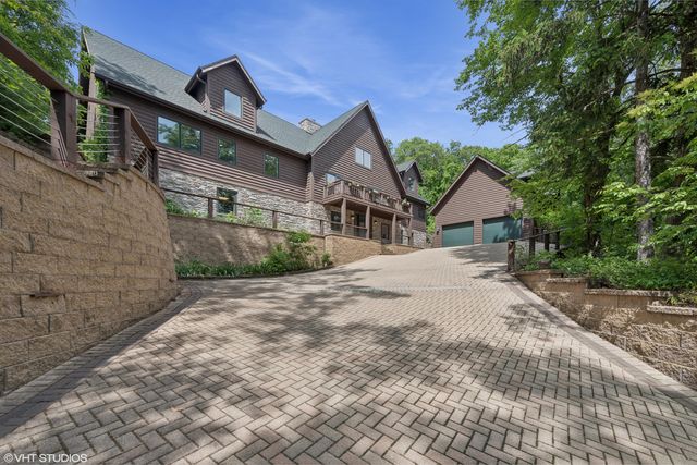 12 Ridge Drive, Dune Acres, IN 46304