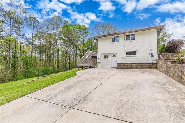 2396 Elmwood Circle SE, Smyrna, GA 30339