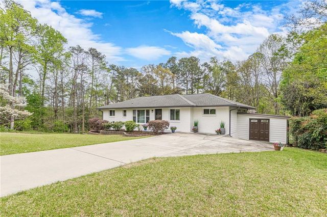 2396 Elmwood Circle SE, Smyrna, GA 30339