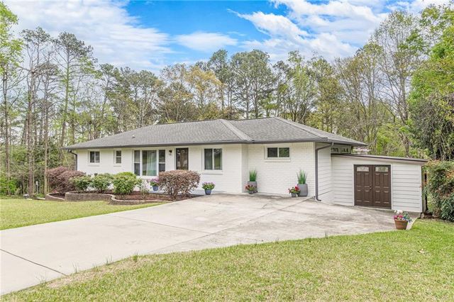 2396 Elmwood Circle SE, Smyrna, GA 30339