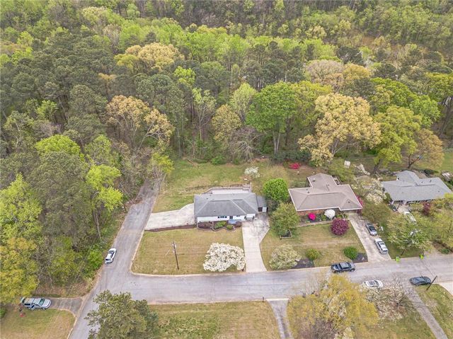 2396 Elmwood Circle SE, Smyrna, GA 30339