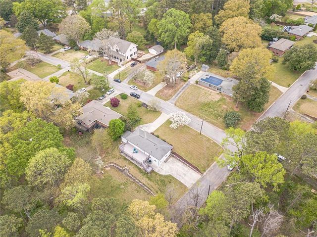 2396 Elmwood Circle SE, Smyrna, GA 30339