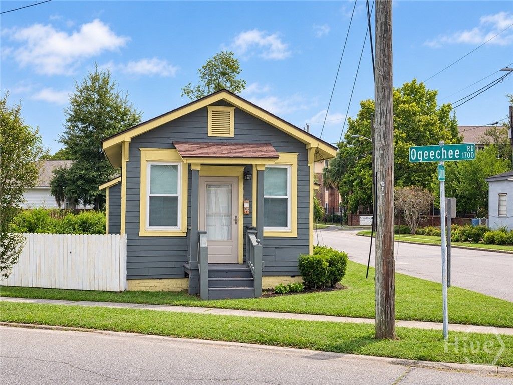 Image 1 of property listing at 1712 Ogeechee Road, Savannah, GA 31415