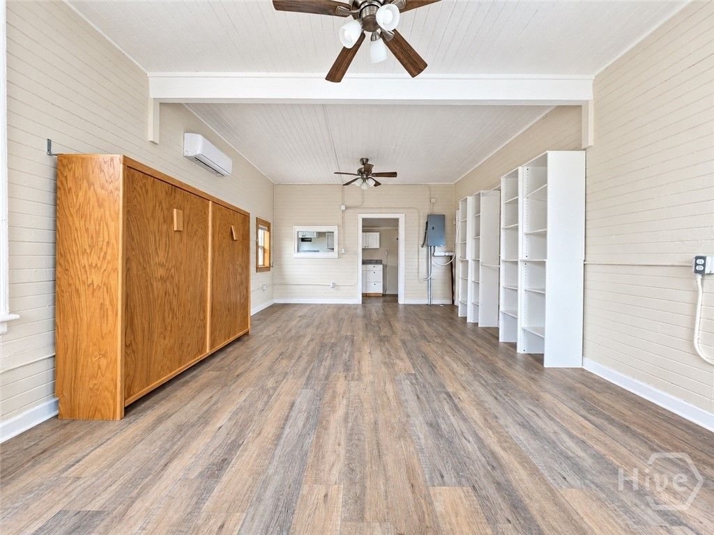 Image 12 of property listing at 1712 Ogeechee Road, Savannah, GA 31415