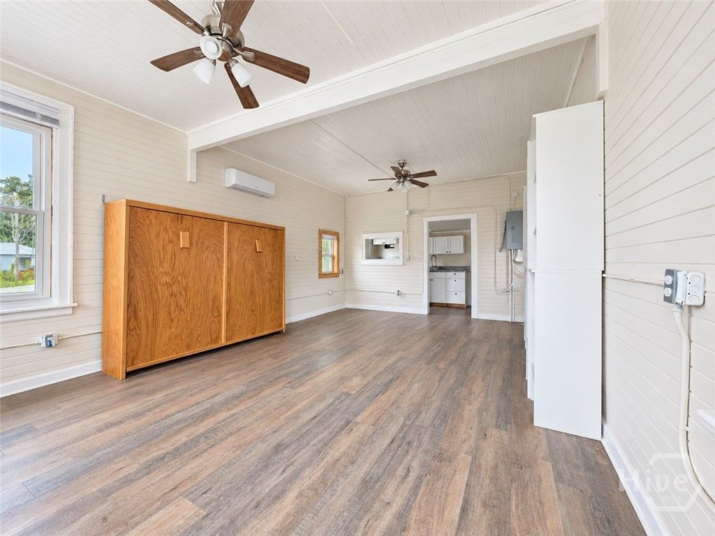 Image 16 of property listing at 1712 Ogeechee Road, Savannah, GA 31415