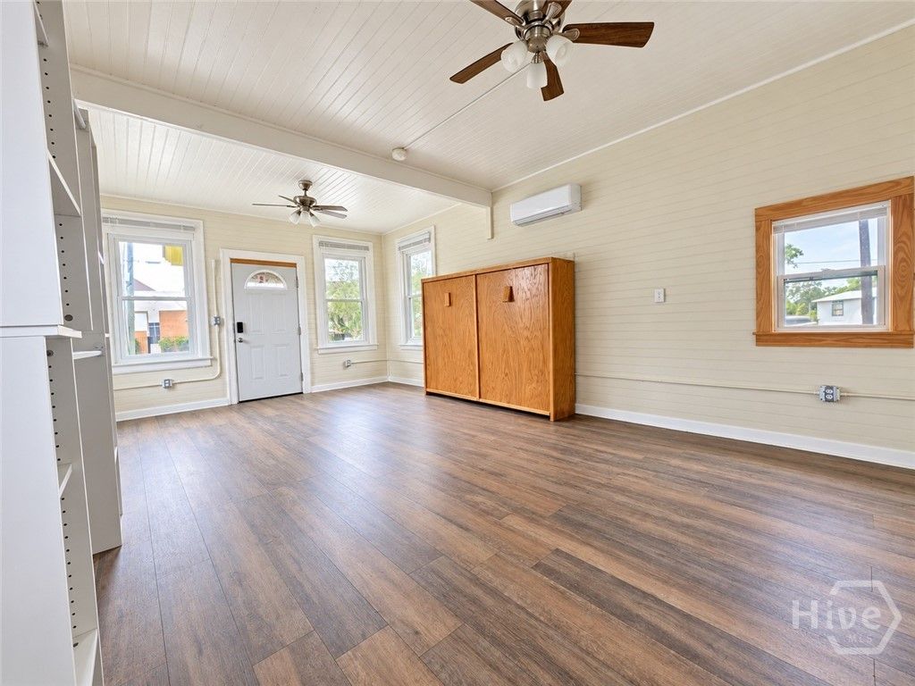Image 20 of property listing at 1712 Ogeechee Road, Savannah, GA 31415