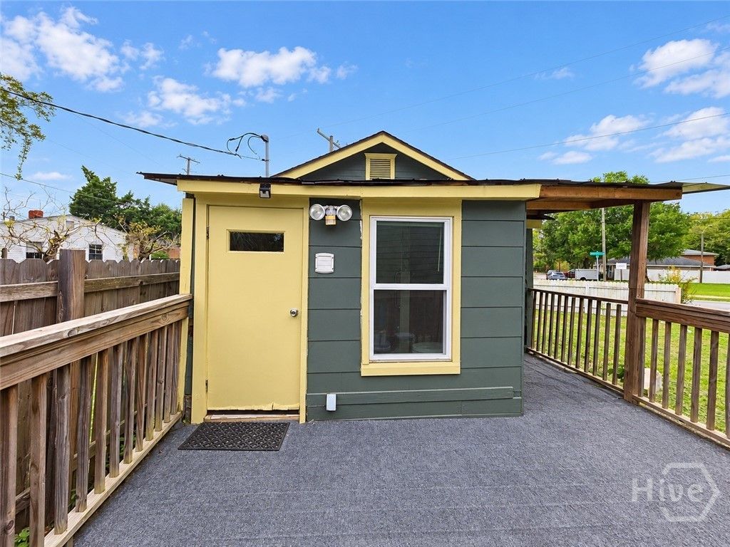 Image 28 of property listing at 1712 Ogeechee Road, Savannah, GA 31415