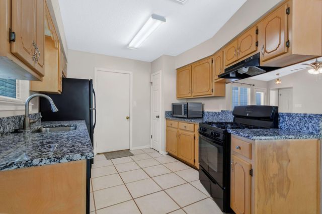 1056 Emerald Lane, Fort Walton Beach, FL 32547