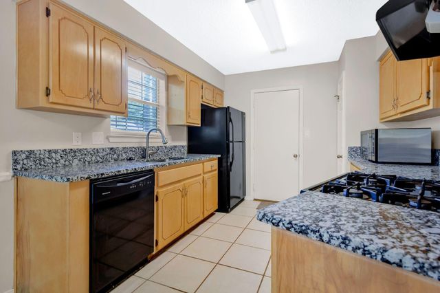 1056 Emerald Lane, Fort Walton Beach, FL 32547