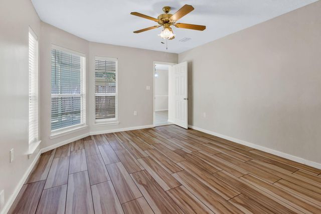 1056 Emerald Lane, Fort Walton Beach, FL 32547