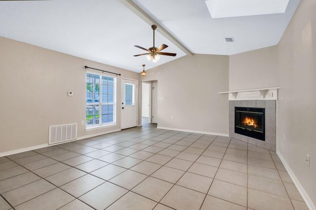 1056 Emerald Lane, Fort Walton Beach, FL 32547