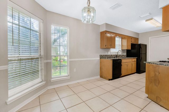 1056 Emerald Lane, Fort Walton Beach, FL 32547