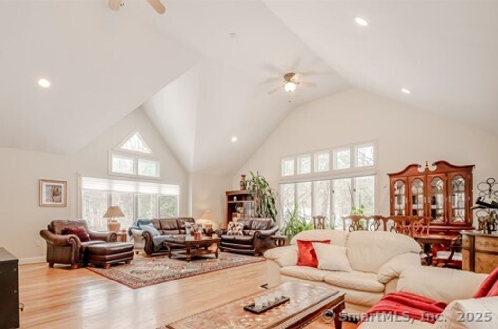 305 Rimmon Road, Woodbridge, CT 06525