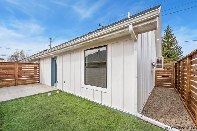 427 SNYDER AVE, Cheyenne, WY 82007