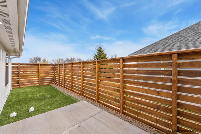 427 SNYDER AVE, Cheyenne, WY 82007