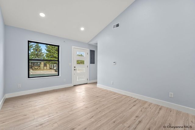 427 SNYDER AVE, Cheyenne, WY 82007